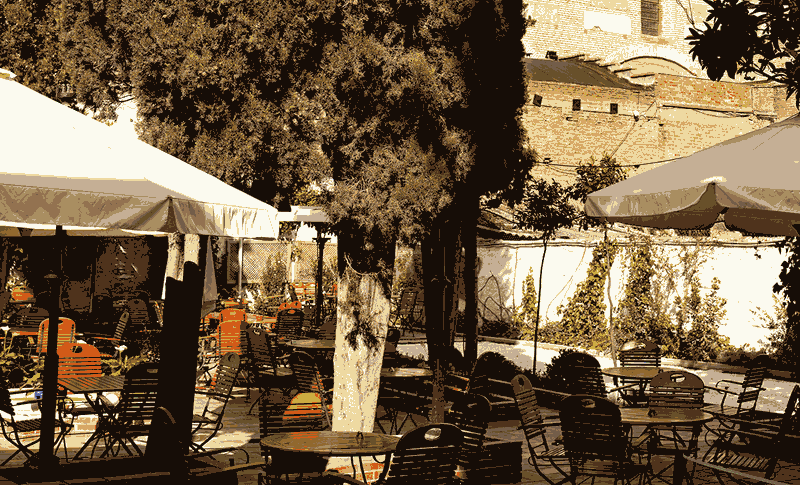 Terraza del restaurante Jardines de Zoraya